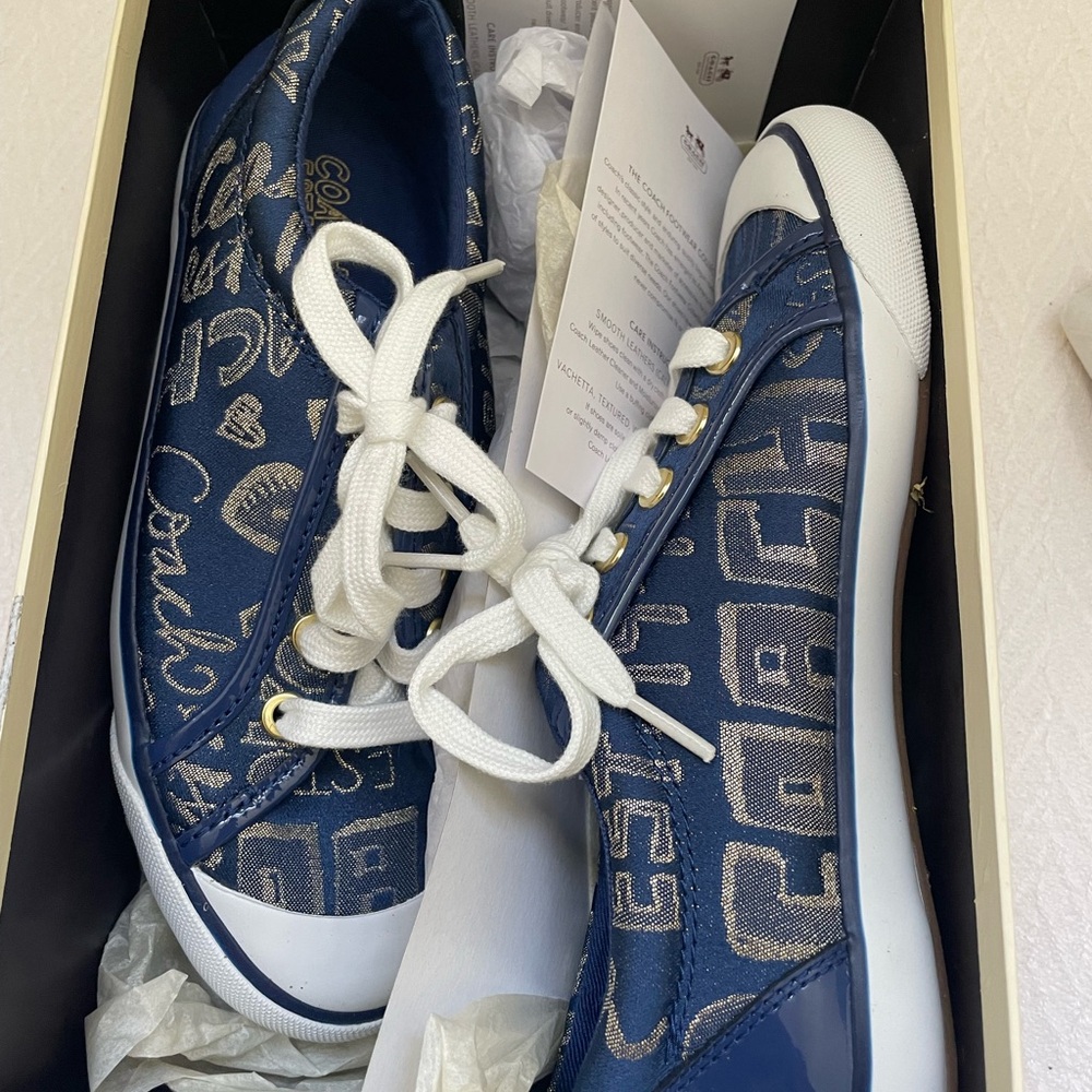 VINTAGE- In the box-Brand NEW Coach Blue and White Canvas Sneakers